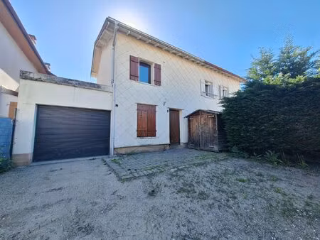 appartement indépendant avec terrain à rafraichir