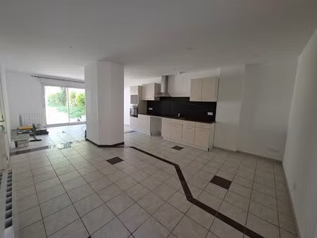 location appartement 4 pièces 94m²