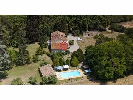 magnifique maison de caractère avec gites et piscine sur 2.1ha