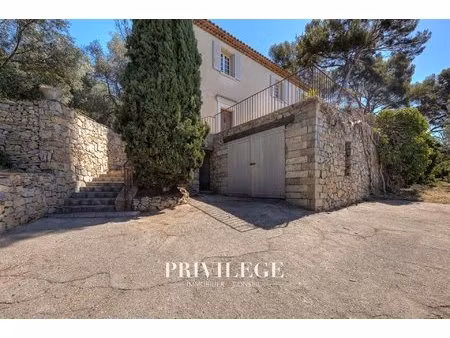 exclusivité — maison individuelle avec échappée mer à ollioules