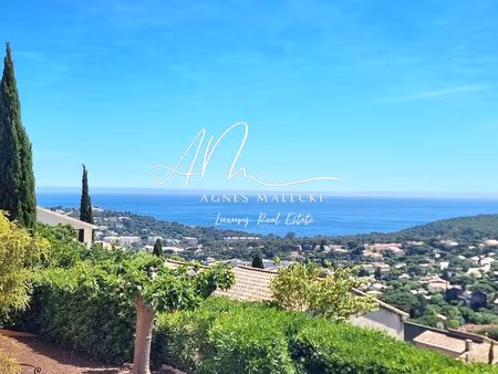 propriete haut de gamme face a une sublime vue sur la mer
