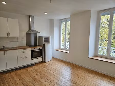 location appartement 2 pièces 33m² tournon sur rhone 07300