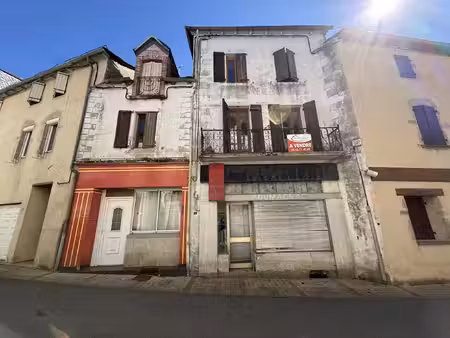 rieupeyroux : immeuble à rénover