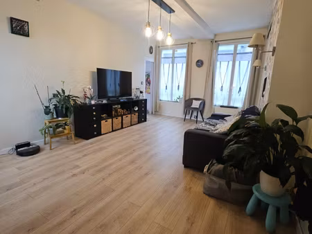 à vendre à gournay-en-bray : maison de 87m² avec 6 pièces