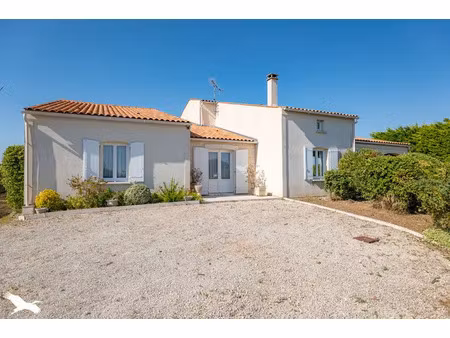 vente maison 6 pièces 242 m² saintes (17100)