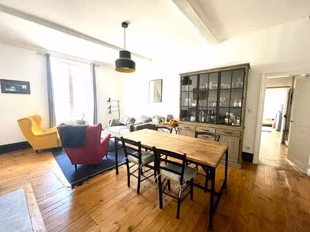 trés bel appartement hyper centre en duplex