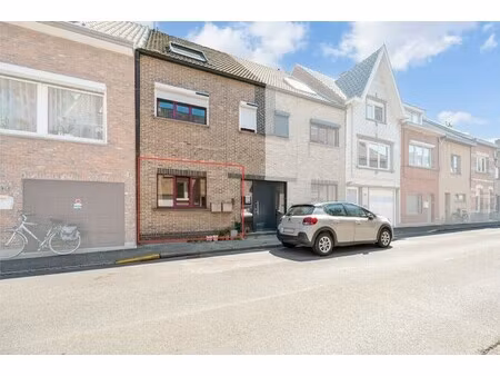appartement te koop in sint-niklaas met 1 slaapkamer