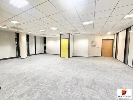 location bureaux 73 m²