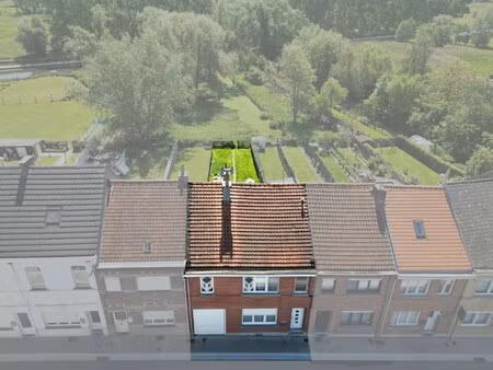 ruime gezinswoning met tuin en 4 slpk in hartje denderleeuw!