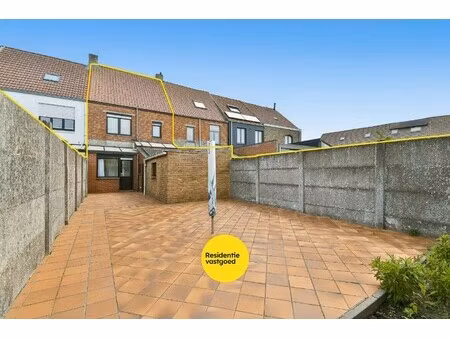 rijwoning met veel potentieel op centrale ligging