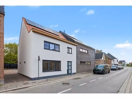 instapklare en energiezuinige gerenoveerde woning.