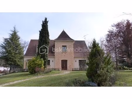 maison de 188 m² à saint-sulpice-de-roumagnac