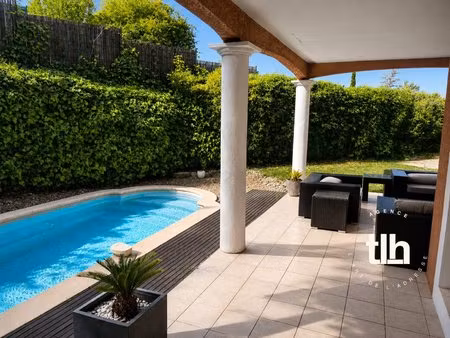 villa 5 pieces de 142m2 habitables sur 808m2 de terrain avec gar