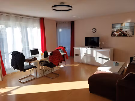 a louer en bail meuble appartement 3 pieces la rochelle