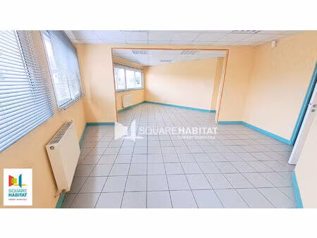 location local professionnel 112m²