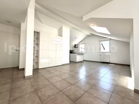 appartement t4 balcon ville la grand vue salève jura proche frontière suisse