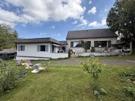 maison ancienne avec box à chevaux