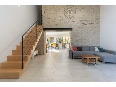 maison clisson 4 p . 3 chs . 109.64 m² . t 952 m² . terrasse . dépendances