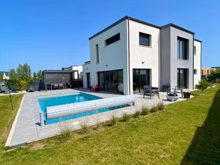 courseulles-sur-mer : le privilège de l'espace et du calme  cote normande plage du débarqu