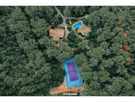 domaine avec gîtes et maison principale à grans  en provence