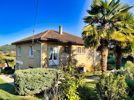 a sarlat - maison en pierre de 90m2 sur 1289m2 de terrain