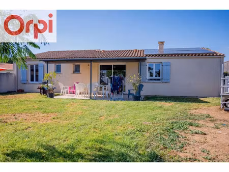 vente maison 4 pièces 97 m² à saint-hippolyte (17430)  258 475 €