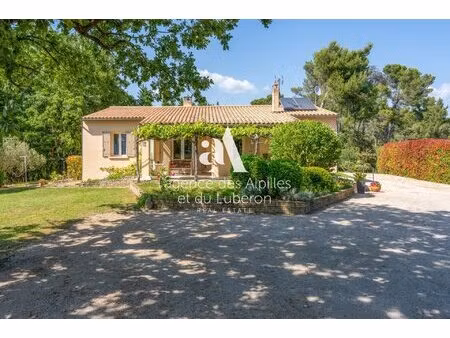 goult-maison de plain-pied avec vue panoramique et piscine