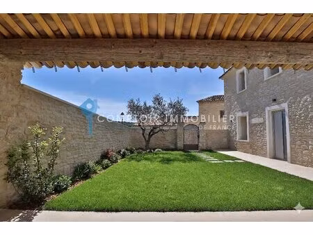 dept 84 - gordes - maison en pierre entièrement rénovée avec piscine
