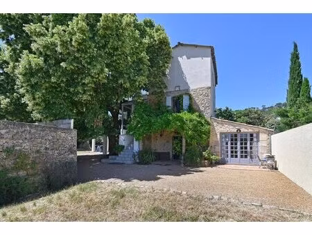 maison de 7 pièces de 171 m² à bagnols-sur-cèze