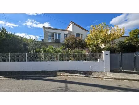 limoux-villa de 130m2 avec garage sur terrain de 416m2-a deux pas du centrer ville