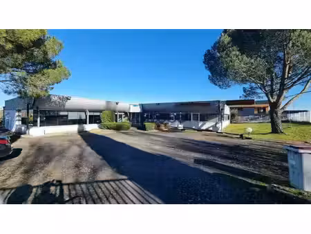 vente local d’activités 697m²