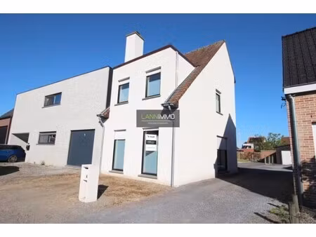 gerenoveerde woonst met 2 slaapkamers en tuin
