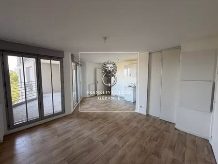 2 pièces avec loggia et parking