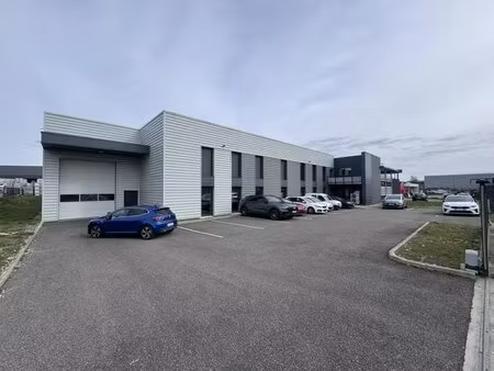 vente entrepôt 2 037 m²