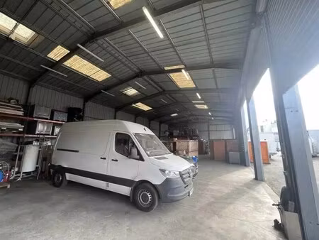 vente local d’activités bassens 33530 747m²