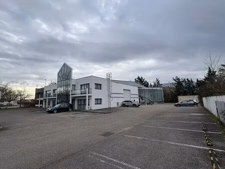 vente local d’activités chassieu 69680 1106m²