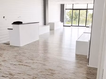 vannes ouest - a vendre local commercial de 100 m² environ