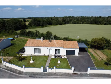 vente maison 4 pièces  104.00m²  pons