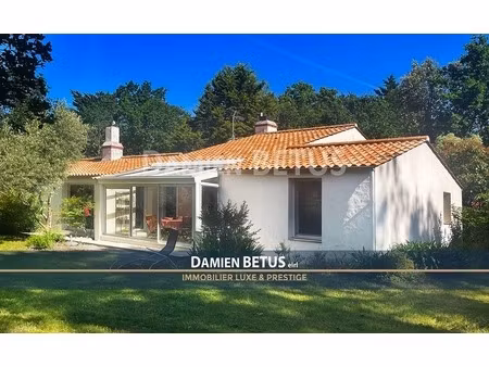maison à vendre 7 pièces proche de challans (85)  jardin  calme  dpe b
