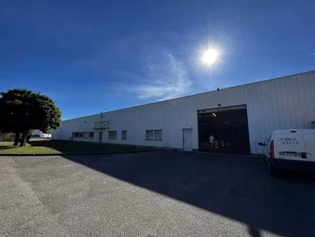 vente local d'activités 2 000 m²