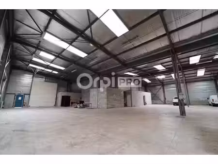 vente local d’activités 941m²