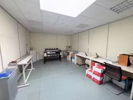 vente local d’activités 1381m²