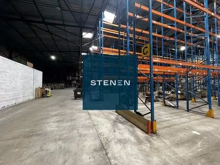 vente entrepôt 4 789 m²