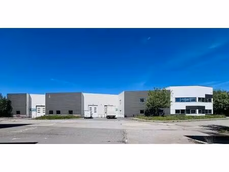 vente local d’activités montigny le bretonneux 78180 2361m²