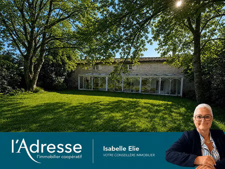 vente maison 8 pièces  203.00m²  cissé