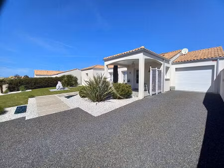 vente maison 5 pièces  120.00m²  bretignolles