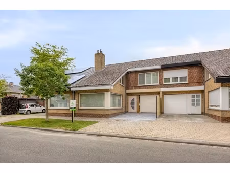 huis te koop in izegem met 3 slaapkamers