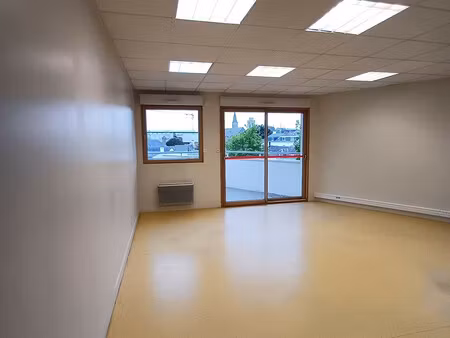 location local professionnel 66m² rouen 76000