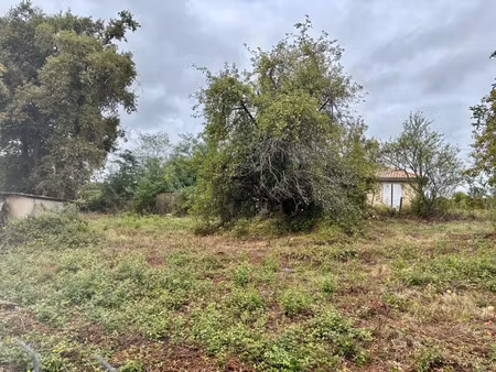 vente terrain 868 m² saint-estèphe (33180)