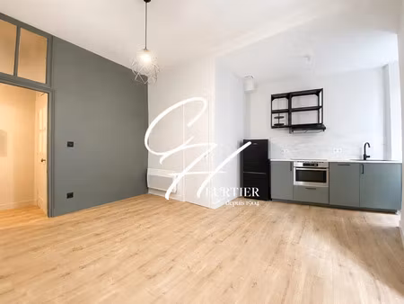 location appartement 3 pièces 47m2 grenoble 38000 - 766 € - surface privée